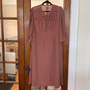 Uniqlo Beige Viscose 3/4 sleeve dress size L